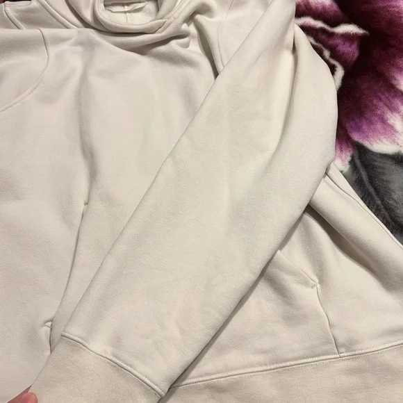 Lululemon Loungeful Hoodie in White Opal Sz 8 - Picture 8 of 14